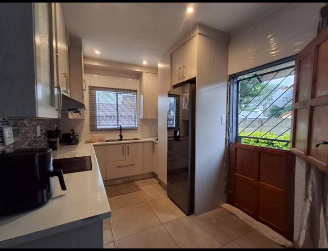 3 BEDROOM HOUSE FOR SALE IN THE ORCHARDS